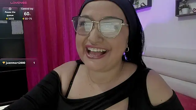 Gia Nahomi online show from 11, 10, 2025