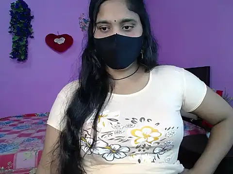 Snapshot of Hot_Maleka chatting on 19, 4, 2026 Hot Maleka online show from 19, 4, 2026