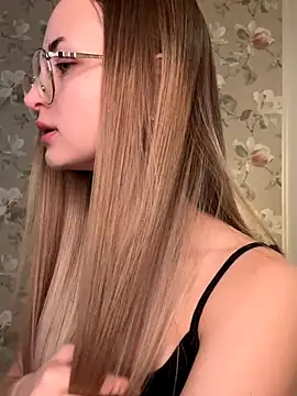 Tiffanyhunt online show from 10, 10, 2025