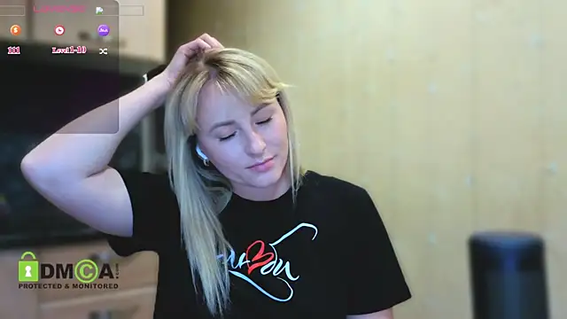 Snapshot of Smoorodinkaa chatting on 8, 5, 2026 Smoorodinkaa online show from 8, 5, 2026