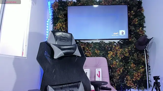 emily palmeer online show from 19, 4, 2026