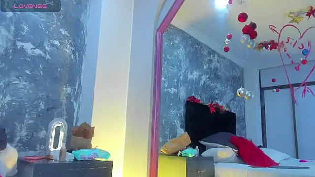 AuroraRojas online show from 8, 1, 2025