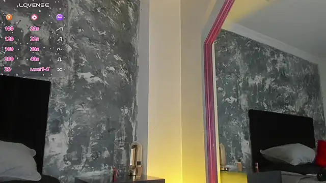 AuroraRojas online show from 13, 1, 2025