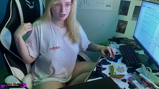 JacyWinslat online show from 25, 2, 2025