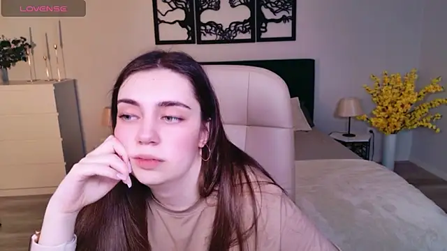 DaniellaLovely online show from 1, 2, 2026