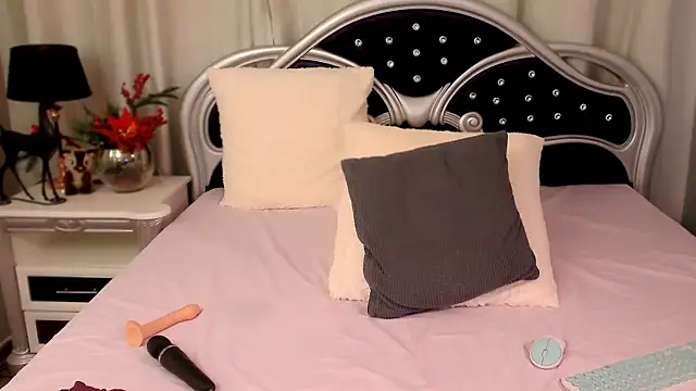 JessieePink online show from 13, 12, 2024