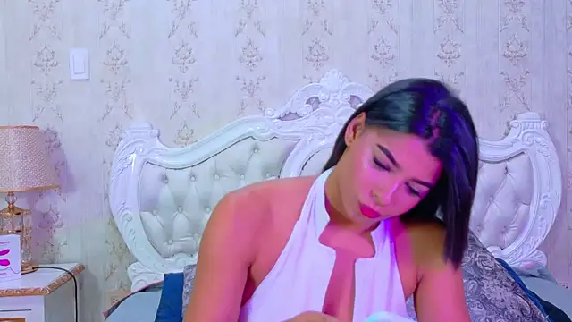 TiaraRosse online show from 8, 10, 2025