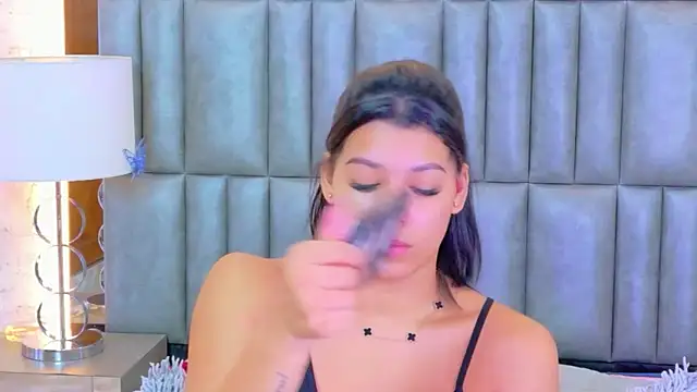 TiaraRosse online show from 8, 3, 2026