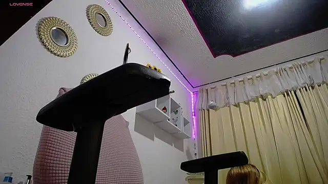 Soffy-brooks online show from 18, 12, 2024