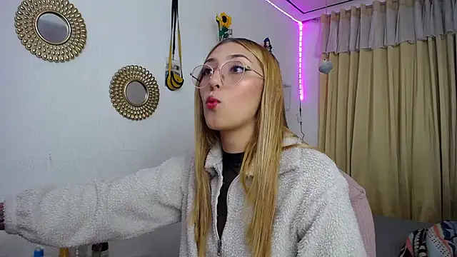 Soffy-brooks online show from 5, 3, 2025