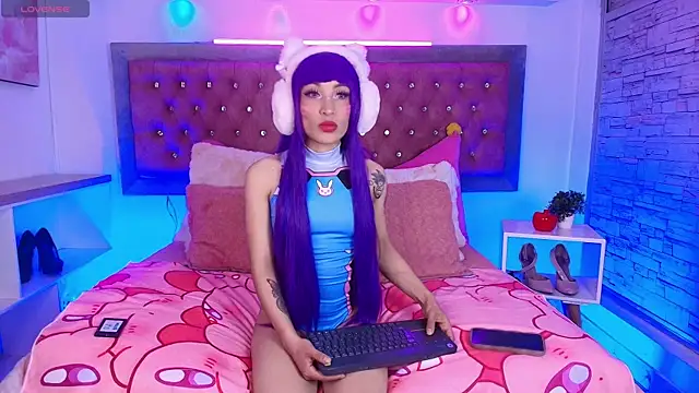 Snapshot of EmmaWilder chatting on 4, 11, 2025 EmmaWilder online show from 4, 11, 2025