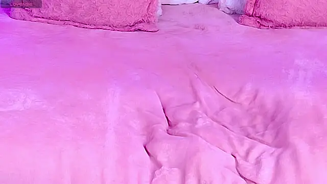 Snapshot of EmmaWilder chatting on 7, 11, 2025 EmmaWilder online show from 7, 11, 2025