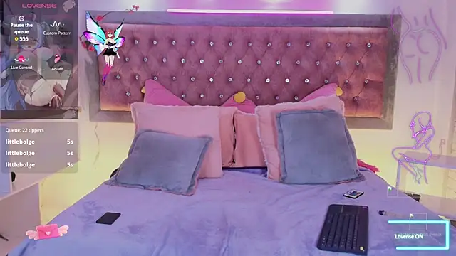 Snapshot of EmmaWilder chatting on 18, 11, 2025 EmmaWilder online show from 18, 11, 2025