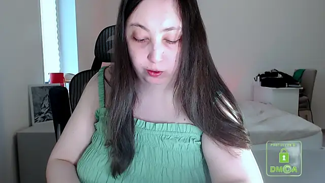 Snapshot of cute_and_hot chatting on 25, 4, 2026 cute and hot online show from 25, 4, 2026