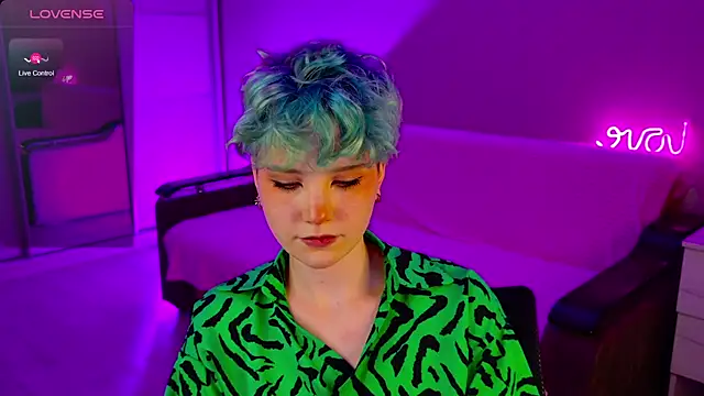 School Love online show from 13, 12, 2024