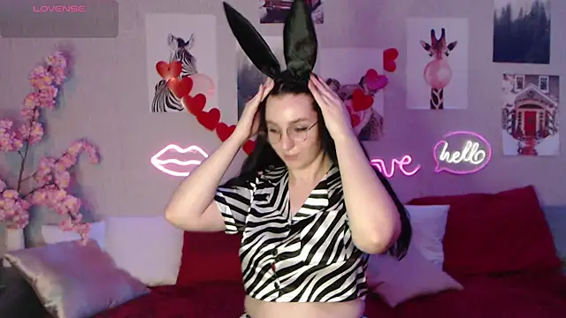 Fluffy Tiffy online show from 15, 2, 2025