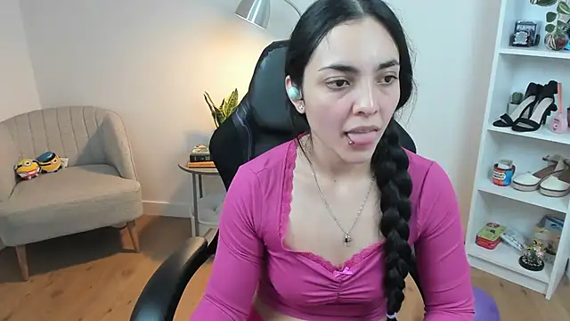  BellaEvans  online show from 12, 2, 2025