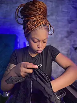 Snapshot of Melany_Williams chatting on 7, 4, 2026 Melany Williams online show from 7, 4, 2026