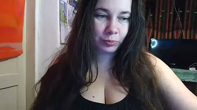 Cora Maro online show from 31, 10, 2025