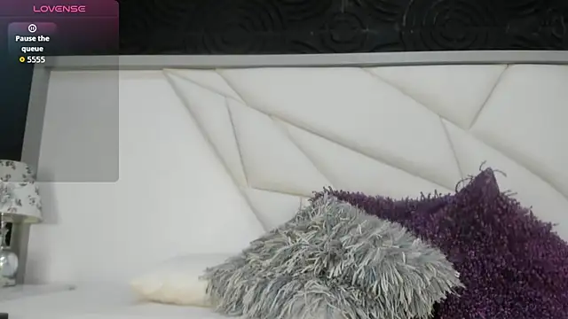 AbigailWilliams  online show from 4, 12, 2025