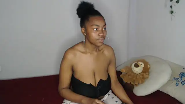 Snapshot of lyssyhorny chatting on 22, 10, 2025 lyssyhorny online show from 22, 10, 2025