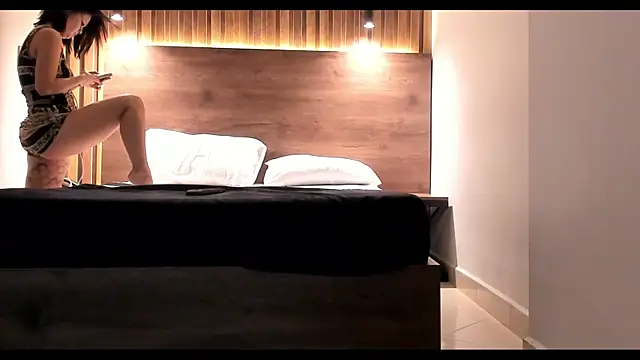 Snapshot of LorenRosse chatting on 3, 3, 2026 LorenRosse online show from 3, 3, 2026