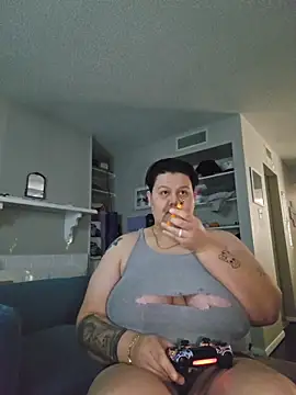 Snapshot of DevilDahm chatting on 24, 11, 2025 DevilDahm online show from 24, 11, 2025