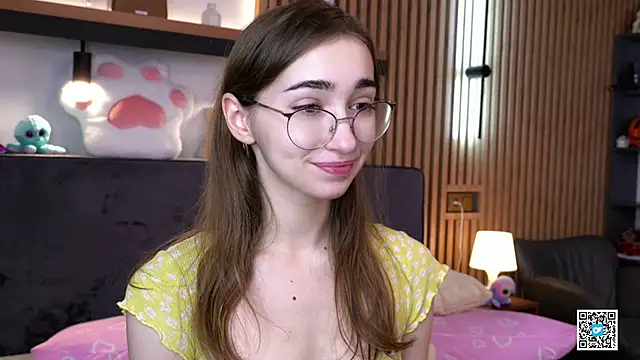 PollyBeev online show from 8, 11, 2025