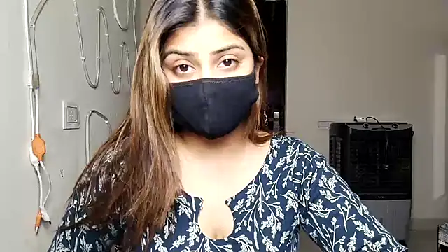 Hoty-Shivangi online show from 4, 4, 2026