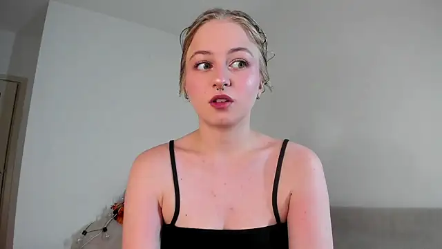 MiaMews online show from 26, 11, 2025