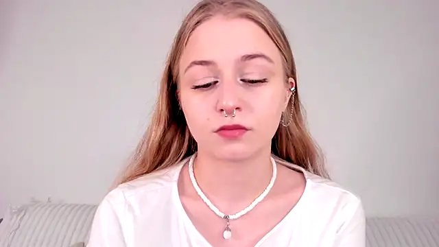 MiaMews online show from 14, 2, 2026