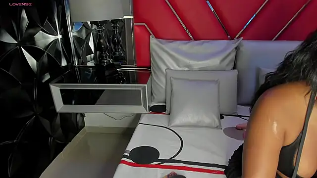 Snapshot of KeniaMuller chatting on 17, 9, 2025 KeniaMuller online show from 17, 9, 2025