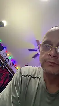 Snapshot of Buffshagswell chatting on 20, 5, 2026 Buffshagswell online show from 20, 5, 2026