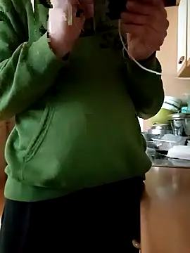 Snapshot of Wishes813 chatting on 1, 3, 2026 Wishes813 online show from 1, 3, 2026