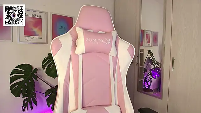 Snapshot of Liujunne2 chatting on 10, 9, 2025 Liujunne2 online show from 10, 9, 2025