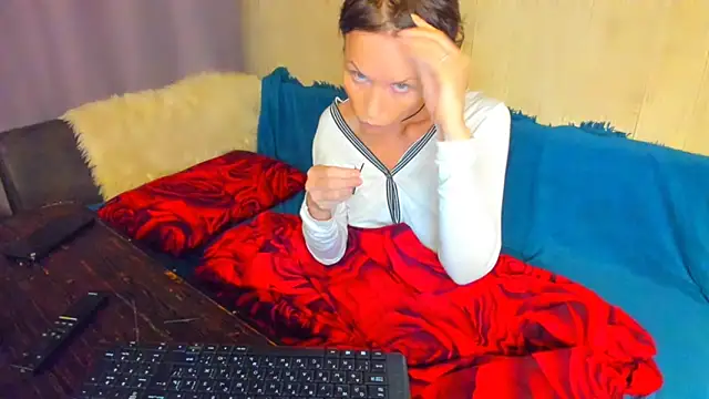 Snapshot of Elizabe_th chatting on 9, 5, 2026 Elizabe th online show from 9, 5, 2026