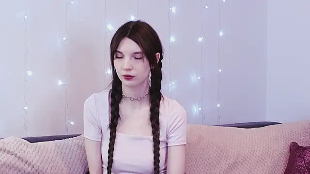 KimWilli online show from 28, 1, 2025