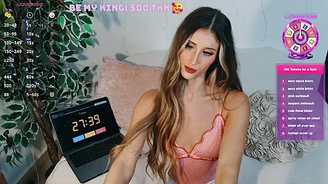 Snapshot of Angel-Ava chatting on 7, 10, 2025 Angel-Ava online show from 7, 10, 2025
