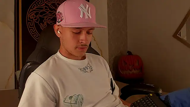 Desmon Clark online show from 3, 10, 2025