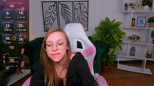 LayriantaVee online show from 11, 2, 2025