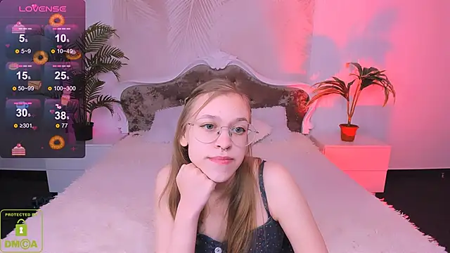 LayriantaVee online show from 12, 2, 2025