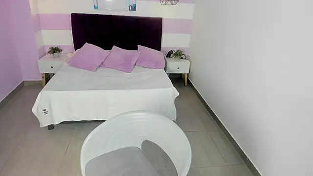 Scarlett  bell online show from 14, 11, 2025