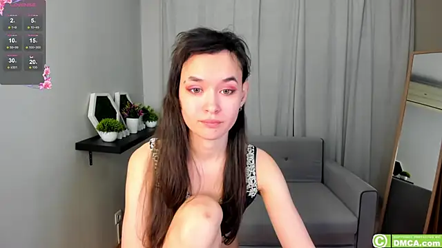 Snapshot of Emily_Strikeee chatting on 5, 12, 2024 Emily Strikeee online show from 5, 12, 2024