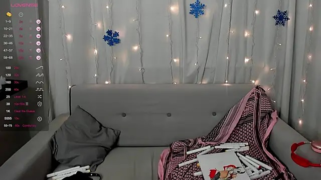 Snapshot of Emily_Strikeee chatting on 11, 12, 2024 Emily Strikeee online show from 11, 12, 2024