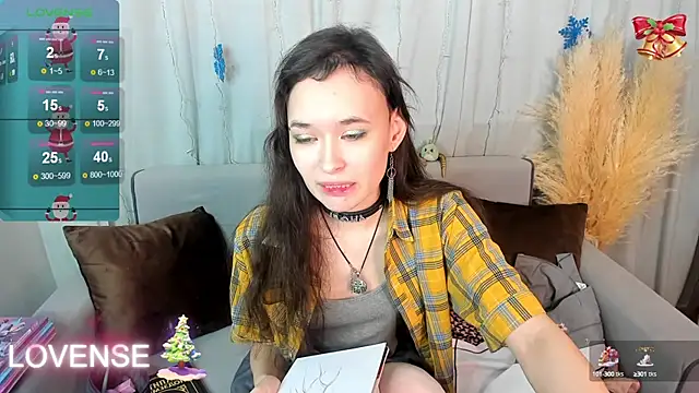 Snapshot of Emily_Strikeee chatting on 28, 12, 2024 Emily Strikeee online show from 28, 12, 2024