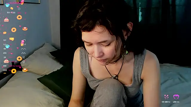 Snapshot of Emily_Strikeee chatting on 3, 10, 2025 Emily Strikeee online show from 3, 10, 2025