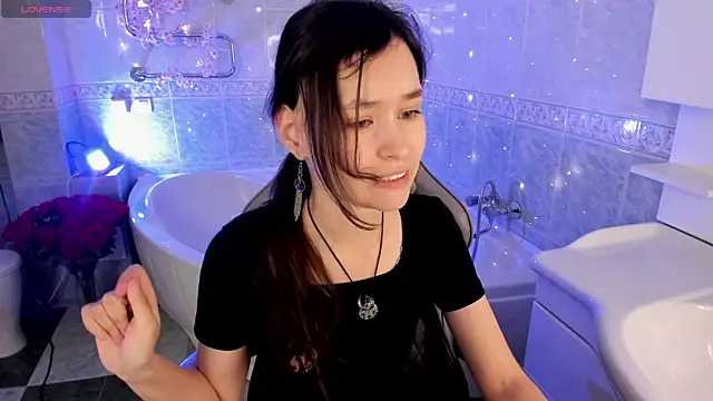 Snapshot of Emily_Strikeee chatting on 9, 10, 2025 Emily Strikeee online show from 9, 10, 2025