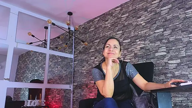 Snapshot of monicarousey chatting on 17, 9, 2025 monicarousey online show from 17, 9, 2025