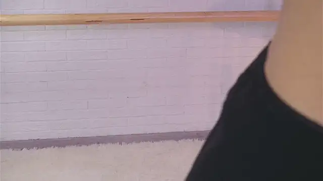 lylylovesyou online show from 6, 1, 2025