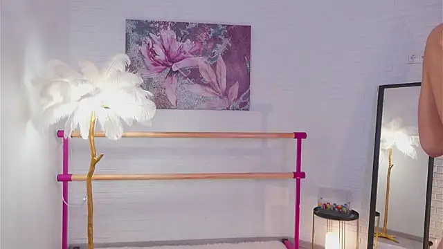 lylylovesyou online show from 24, 2, 2025